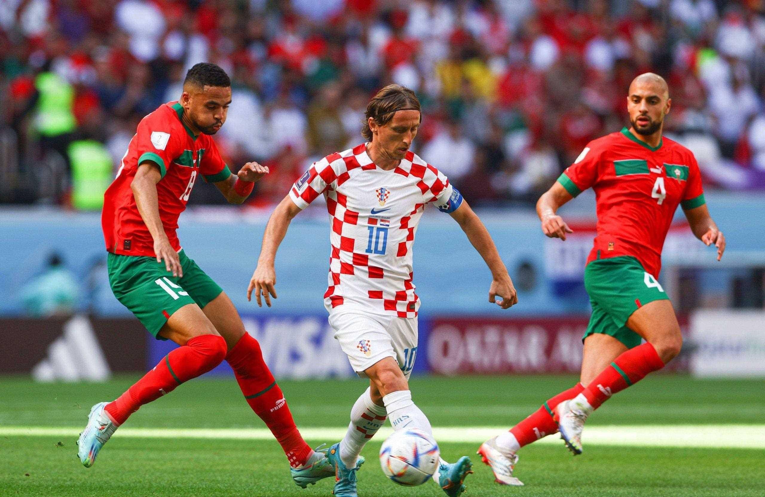 包含德布劳内在西班牙队比赛中出色发挥，比赛局势复杂引发热议！的词条开云体育注册登录