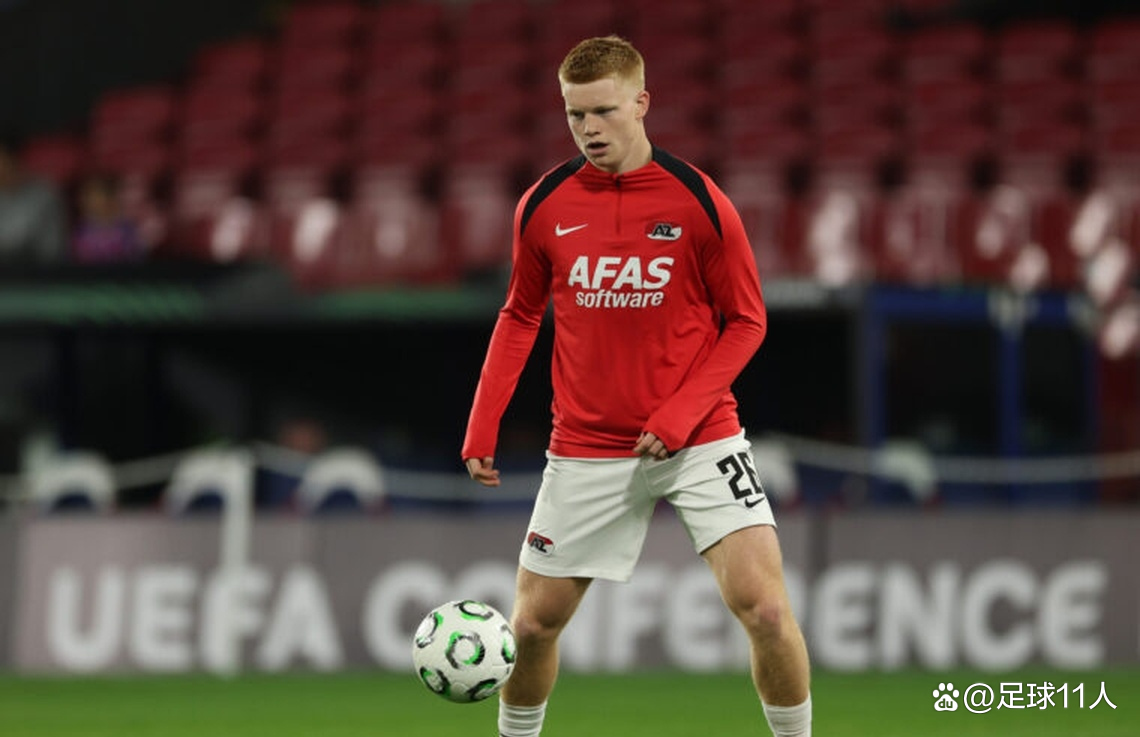 包含西甲今夜走向成谜，纽卡斯尔再遭质疑，更衣室稳定，年轻球员得到机会的词条